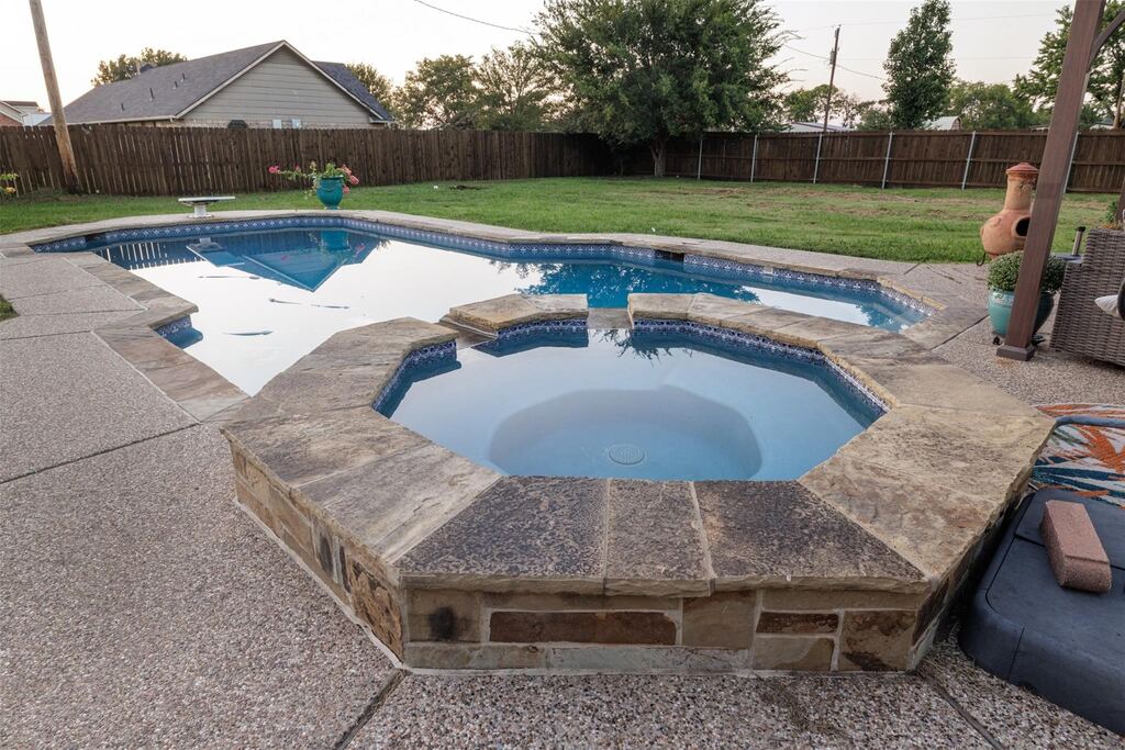 511 S Sulphur Street, Leonard, TX 75452 — photo 1