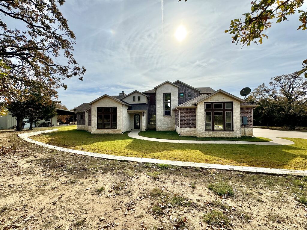 474 Eagle Cove Circle, Tioga, TX 76271 — photo 1
