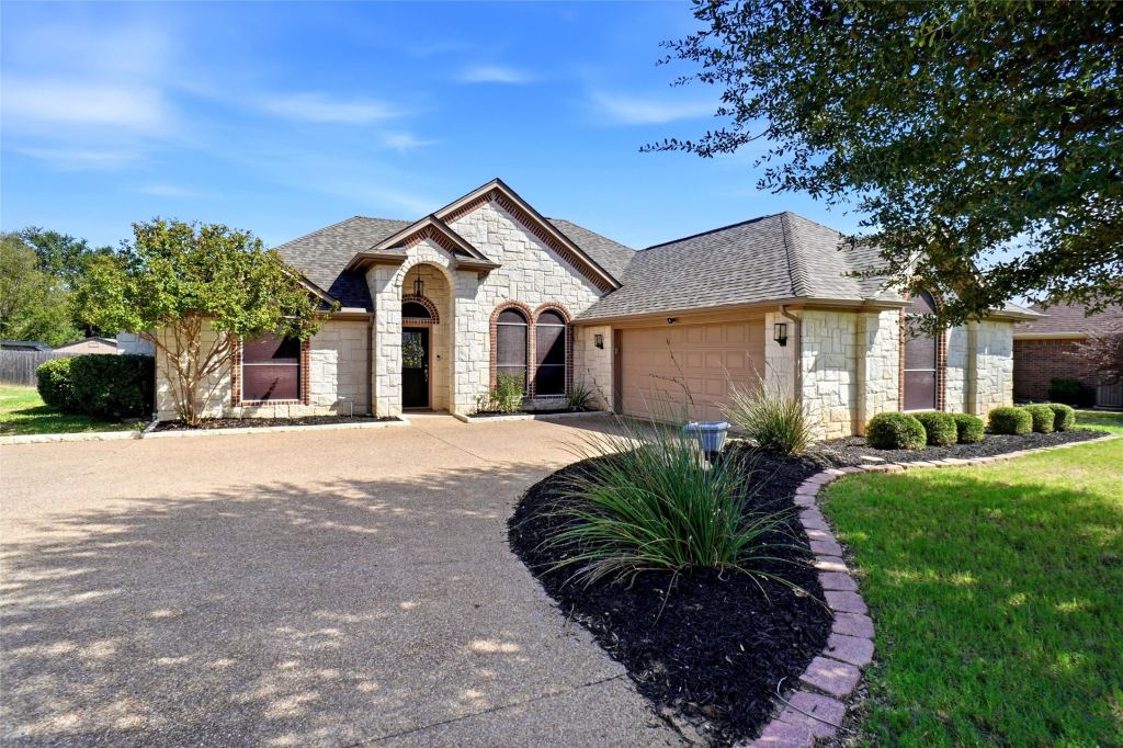 3105 Rim Rock Court