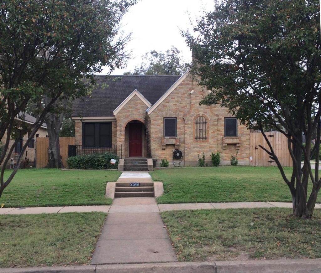 2546 Gladstone Drive, Dallas, TX 75211 — photo 1