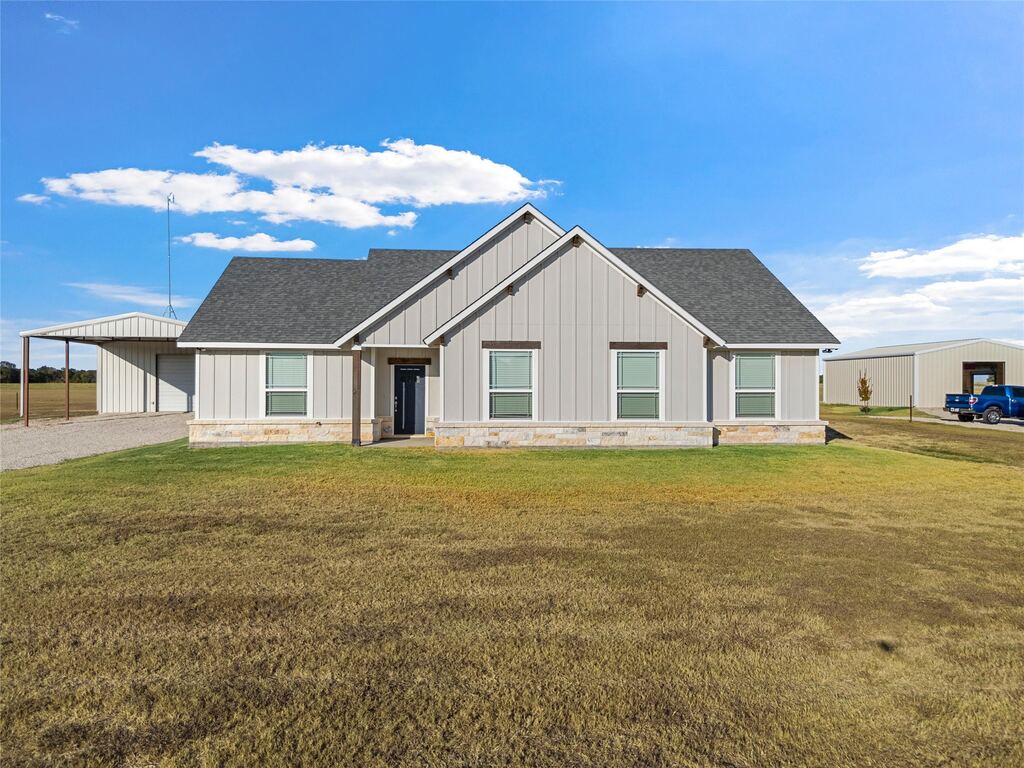 326 Lone Creek Drive, West, TX 76691 — photo 1