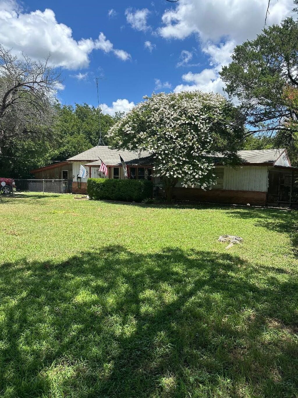 122 Erie Trail, Whitney, TX 76692 — photo 1