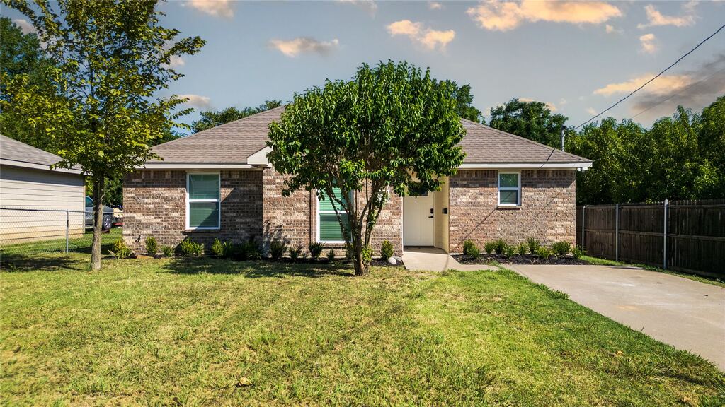 2831 Fordham Road, Dallas, TX 75216 — photo 1