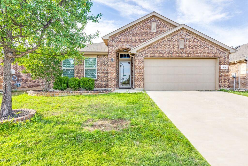 520 Pollyann Trail, Fort Worth, TX 76052 — photo 1
