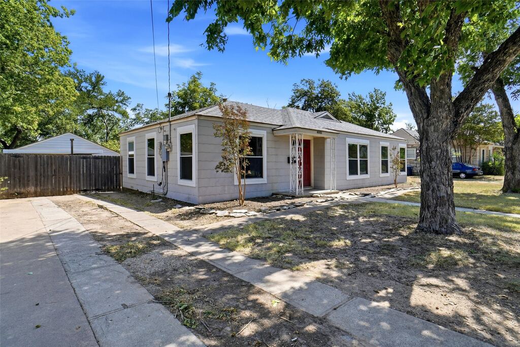4005 Medford Road, Fort Worth, TX 76103 — photo 1