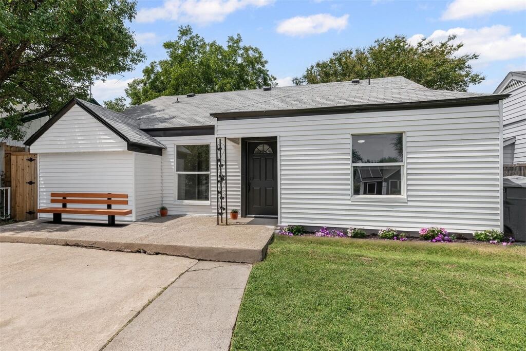 2327 Brookfield Avenue, Dallas, TX 75235 — photo 1