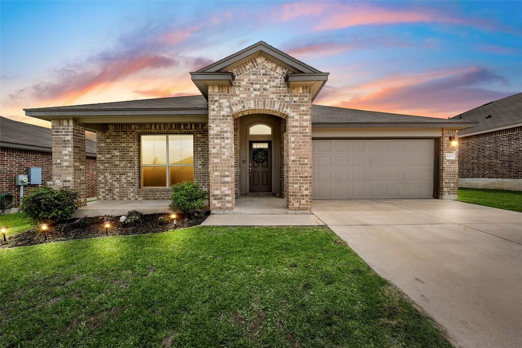 3217 Beutel Road, Lorena, TX 76655 — photo 1