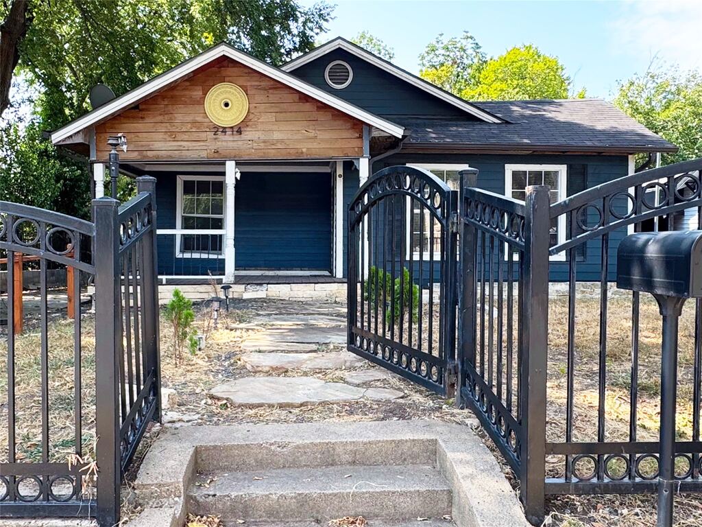 2414 Brandon Street, Dallas, TX 75211 — photo 1