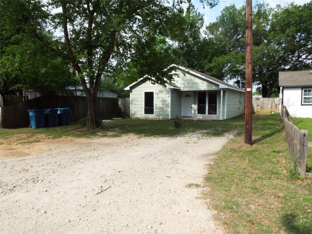 747 Luther Ln, Gun Barrel City, TX 75156 — photo 1