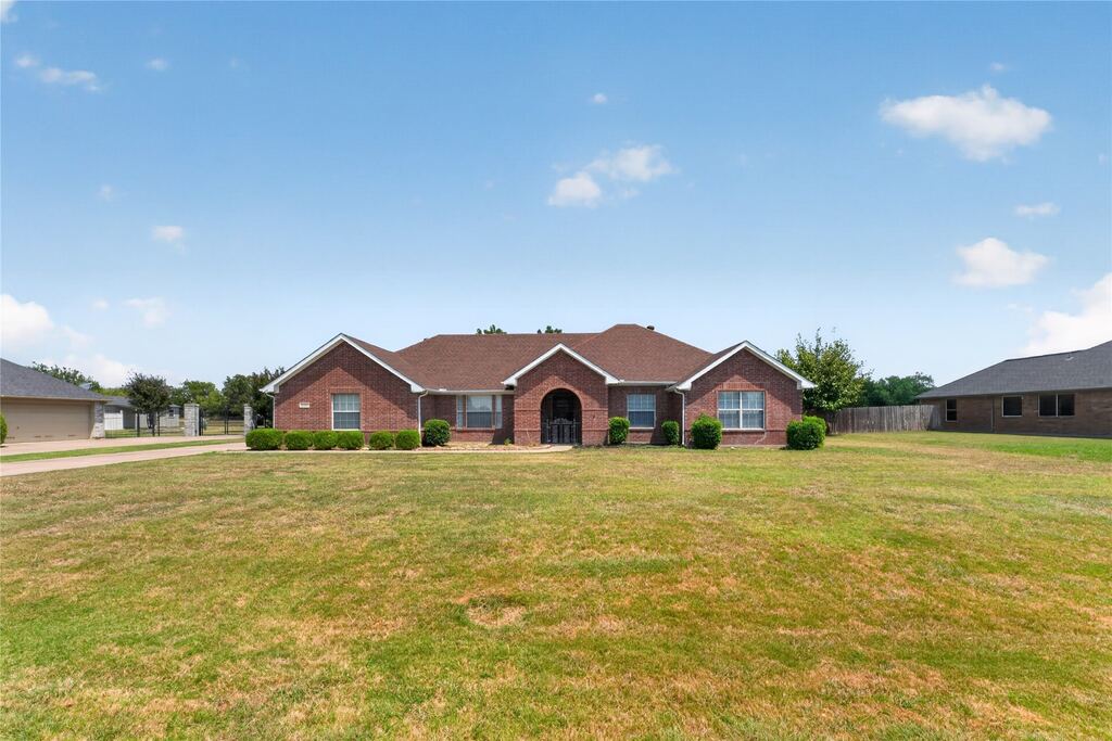 10257 E Rancho Diego Lane, Fort Worth, TX 76036 — photo 1