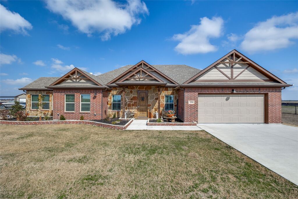 250 Alondrita Street, Celeste, TX 75423 — photo 1