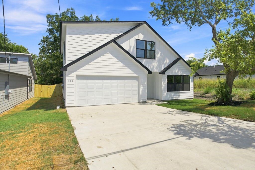 106 E Miller, Whitewright, TX 75491 — photo 1