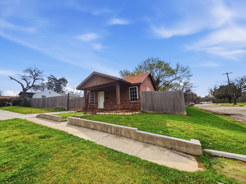 3000 Avenue M, Fort Worth, TX 76105 — photo 1