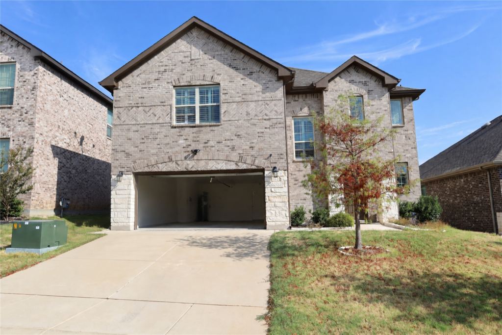 8208 Leopard Pass, Godley, TX 76044 — photo 1