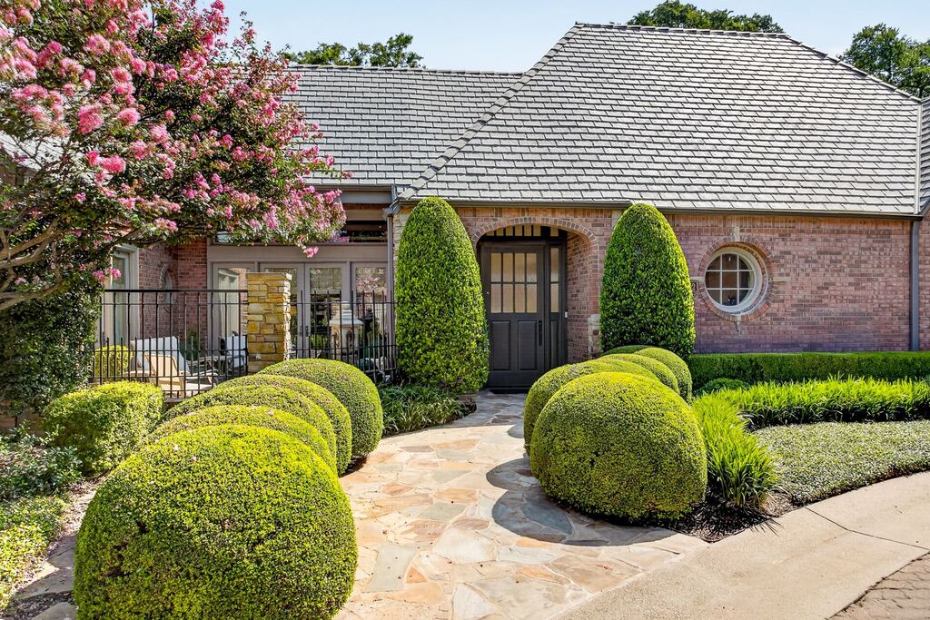 4902 Westbriar Drive, Fort Worth, TX 76109 — photo 1