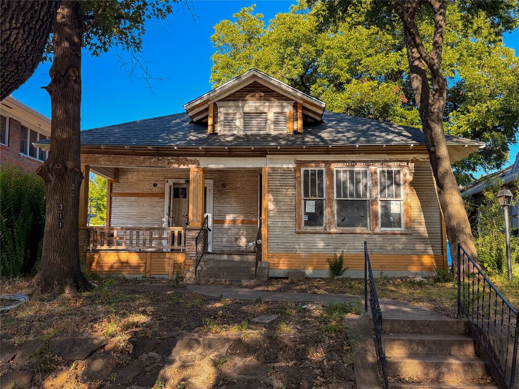 311 N Clinton Avenue, Dallas, TX 75208 — photo 1