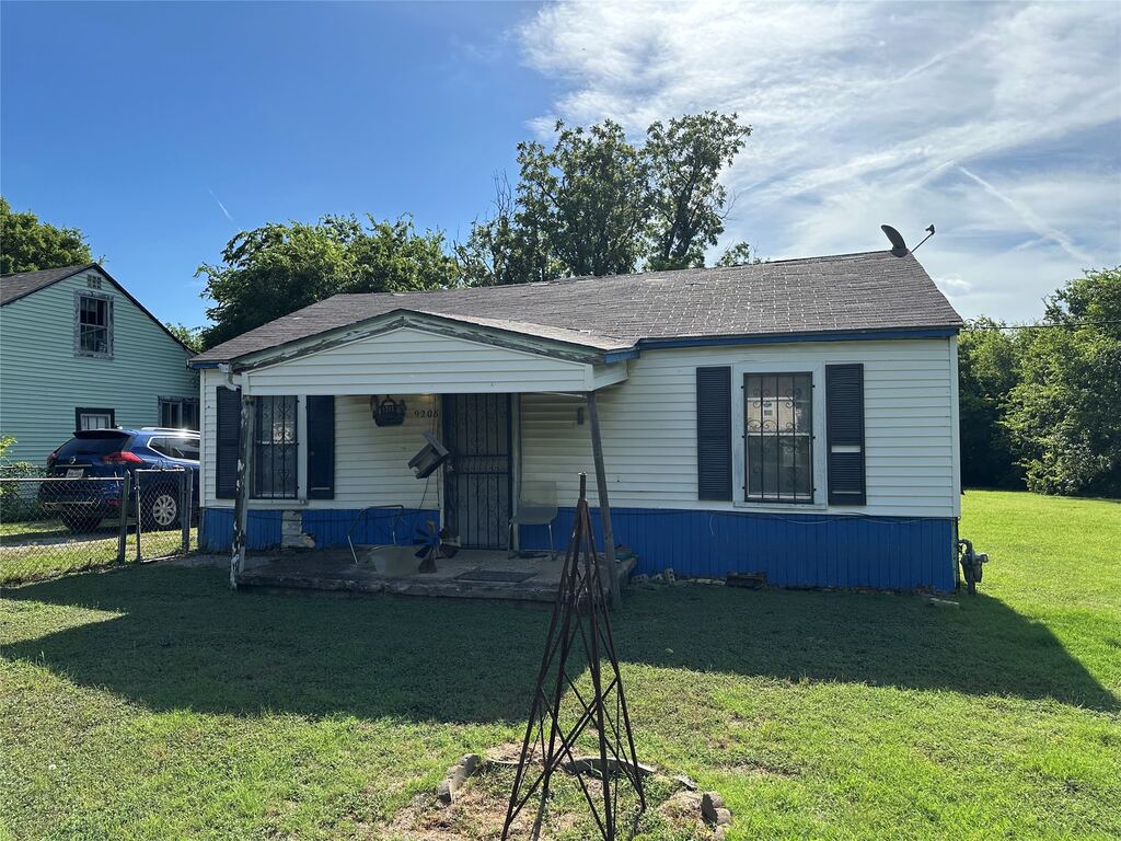 9208 Newhall Street, Dallas, TX 75232 — photo 1