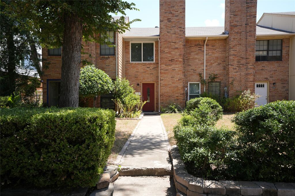 2276 Colony Court, Dallas, TX 75235 — photo 1