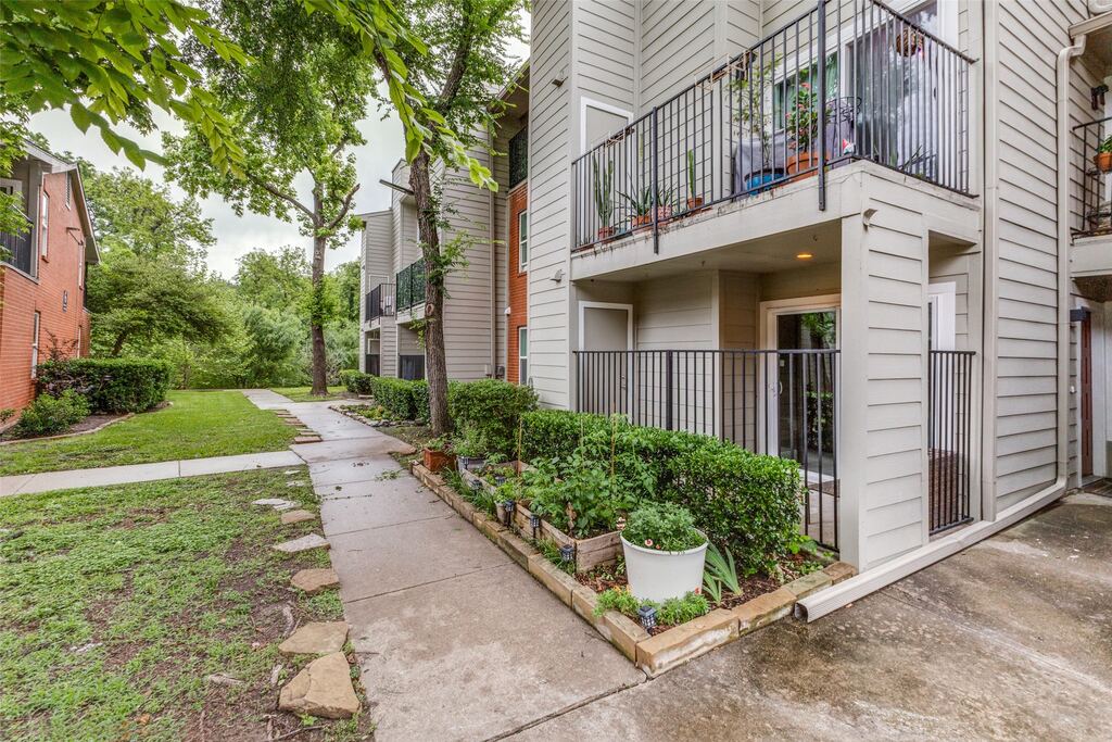 6900 Skillman Street 407, Dallas, TX 75231 — photo 1