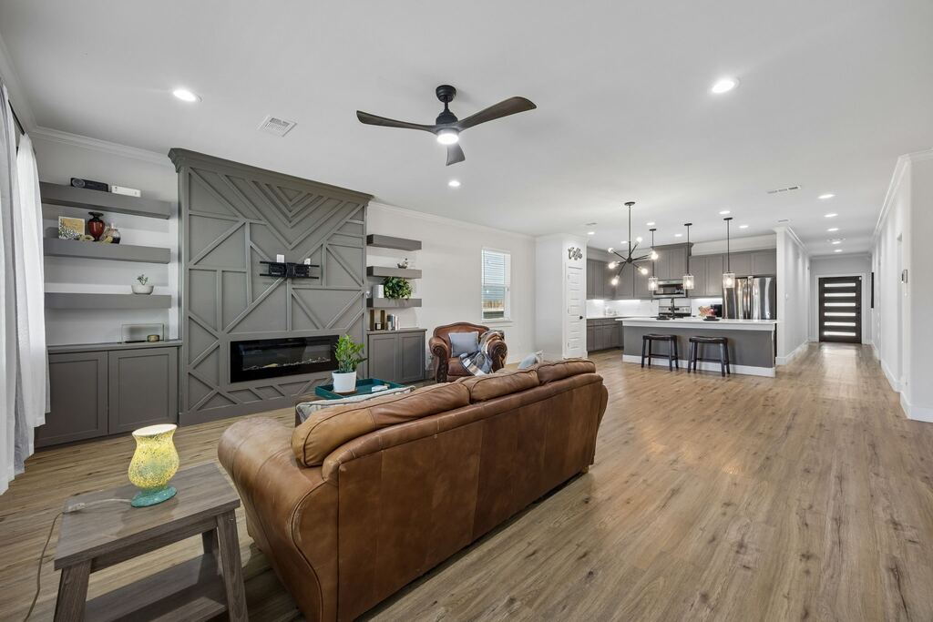 3806 Vandervort Drive, Dallas, TX 75216 — photo 1