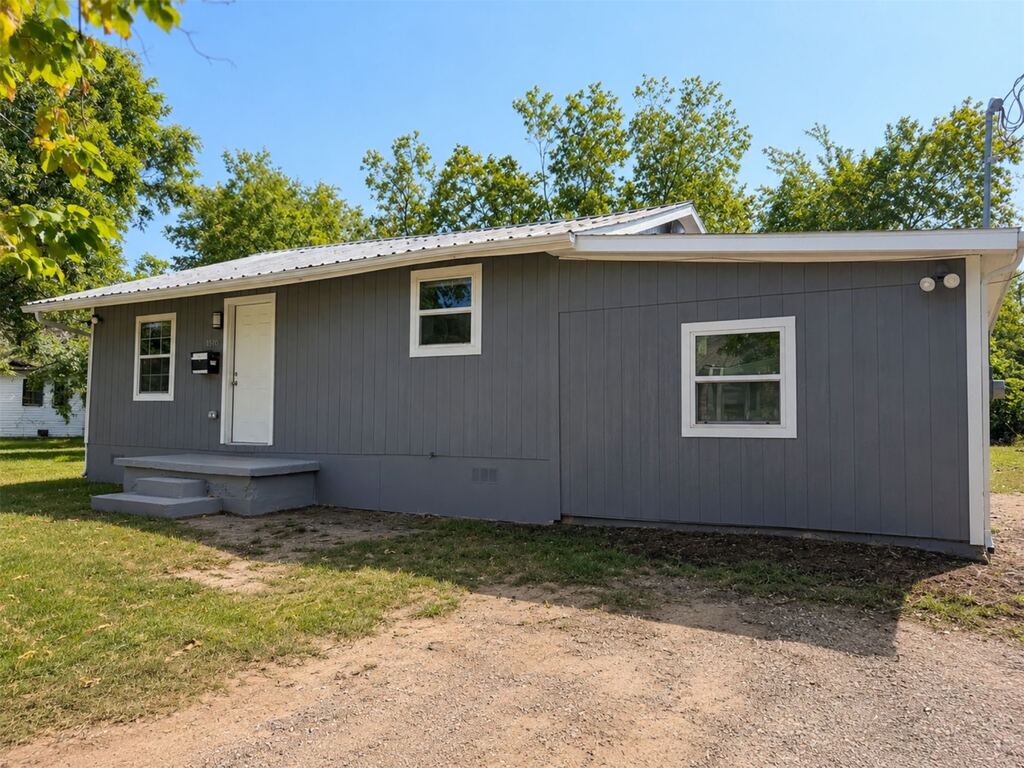 1306 Locust Street, Commerce, TX 75428 — photo 1