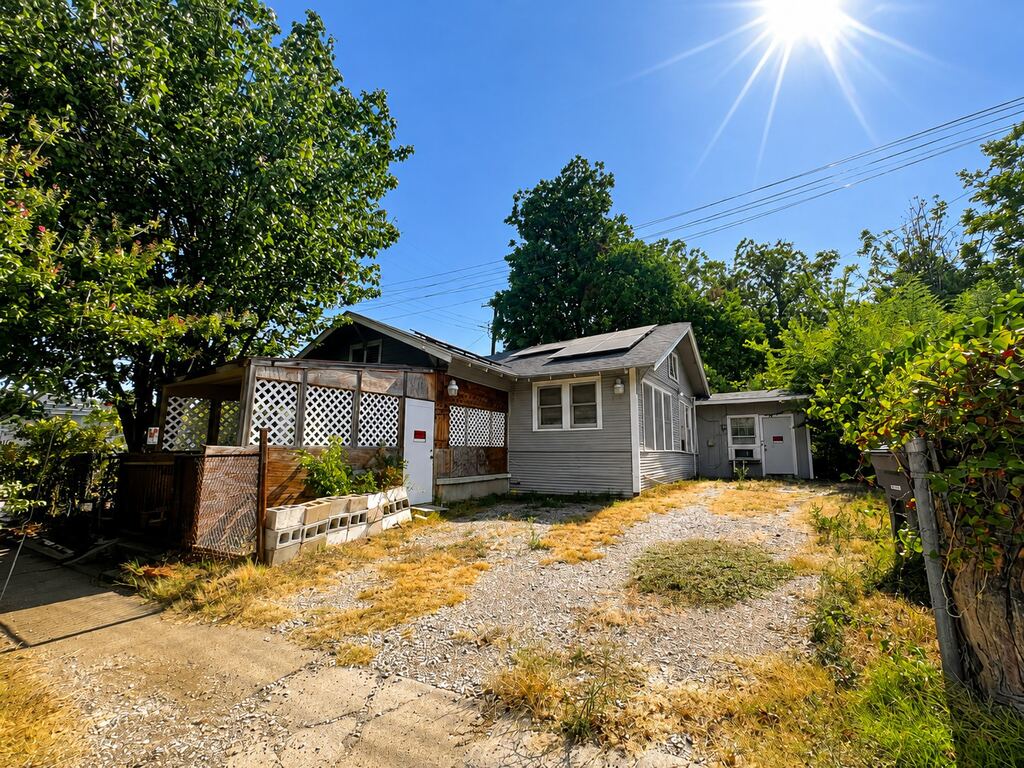 110 N Marlborough Avenue, Dallas, TX 75208 — photo 1