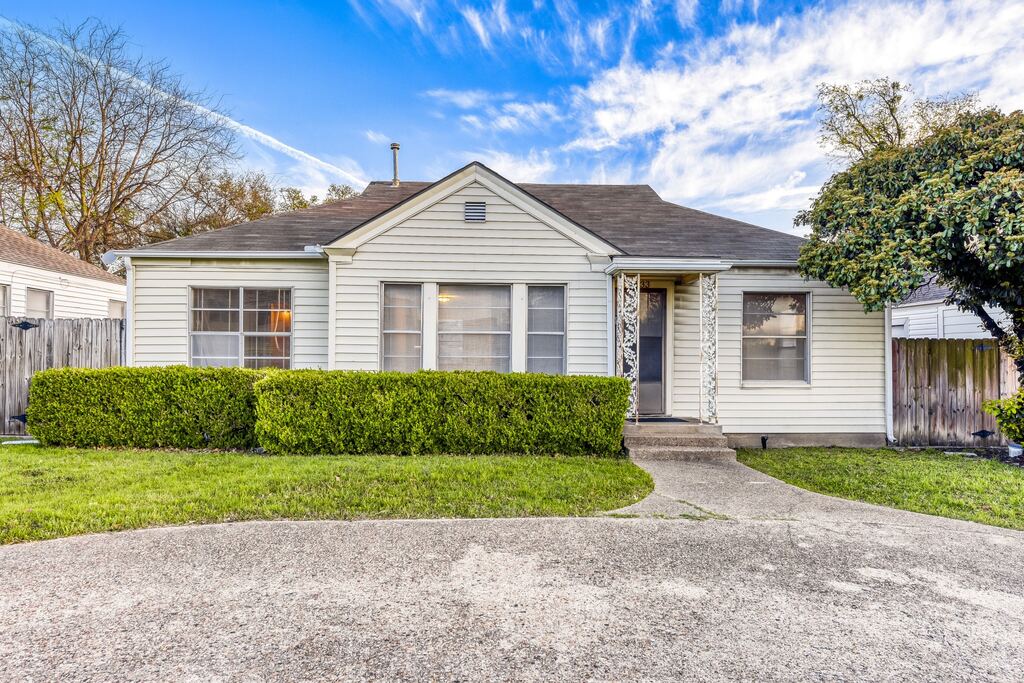 5833 E Mockingbird Lane, Dallas, TX 75206 — photo 1