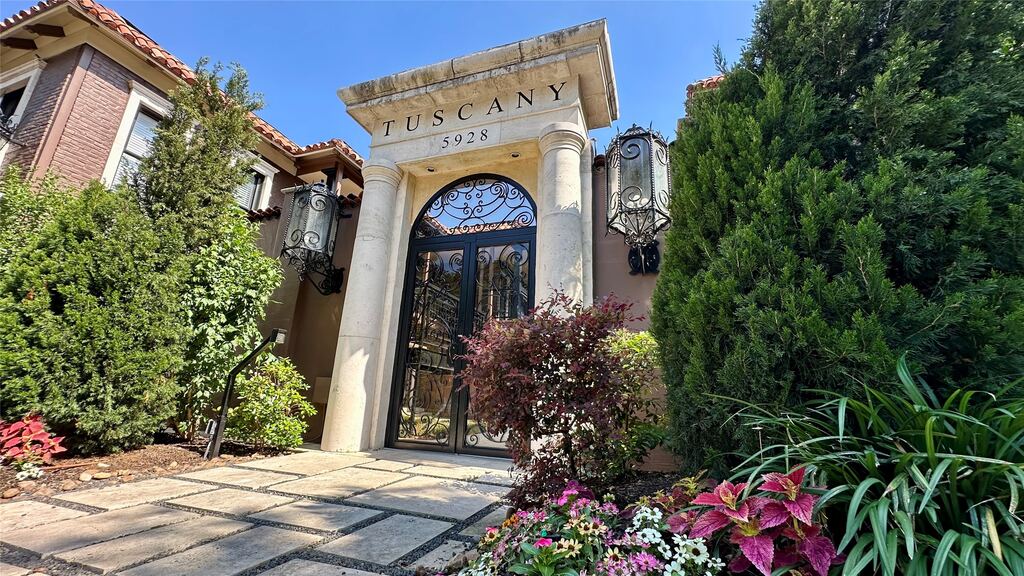 5926 Sandhurst Lane 124, Dallas, TX 75206 — photo 1