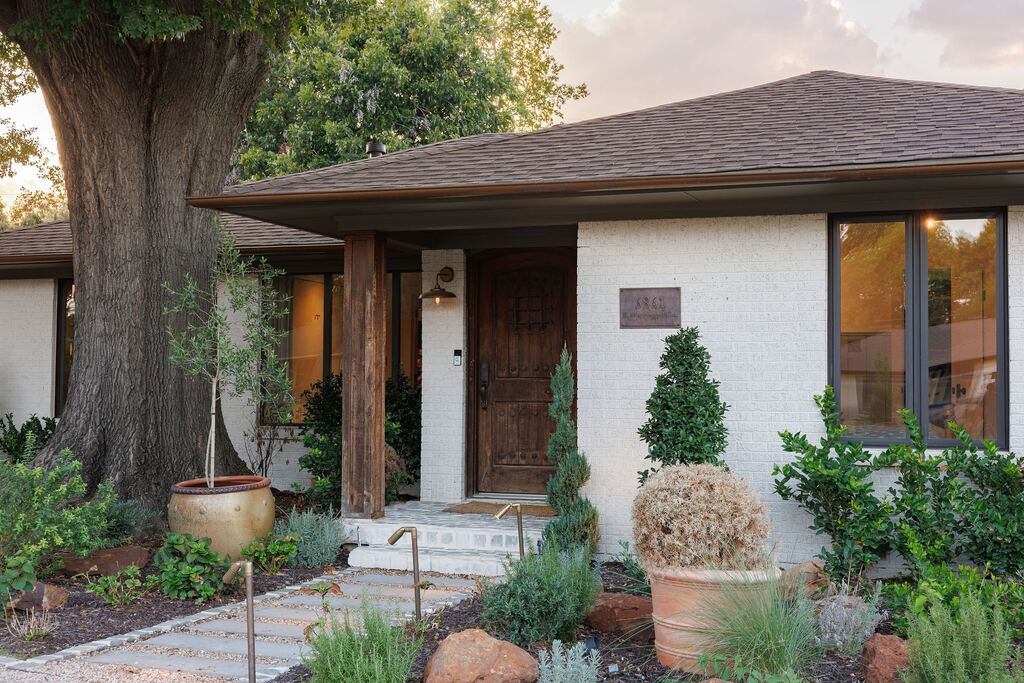 6861 E Mockingbird Lane, Dallas, TX 75214 — photo 1