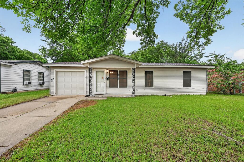 5555 Pinson Street, Fort Worth, TX 76119 — photo 1