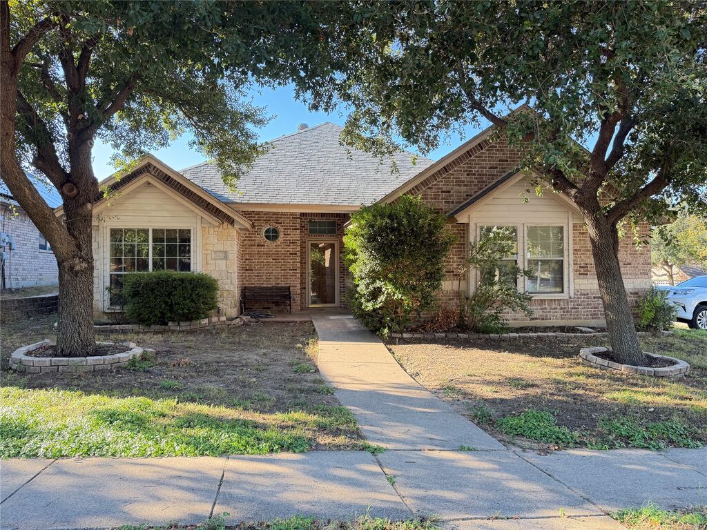 5932 Highcrest Drive, Watauga, TX 76148 — photo 1