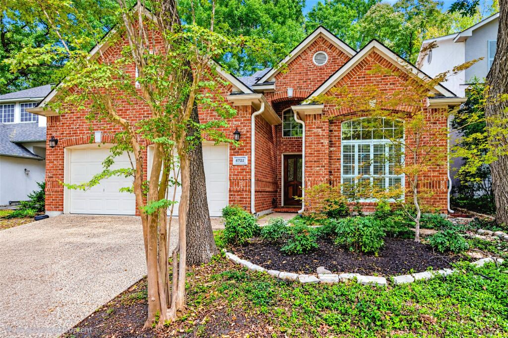 6722 Clear Springs Circle