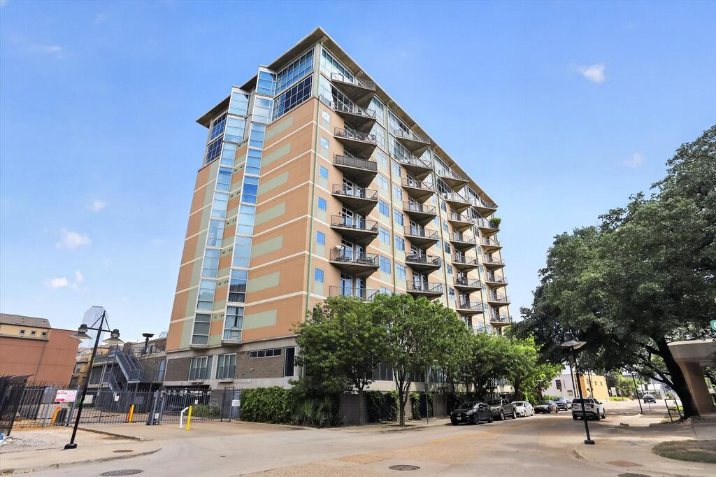 1001 Belleview Street 703, Dallas, TX 75215 — photo 1