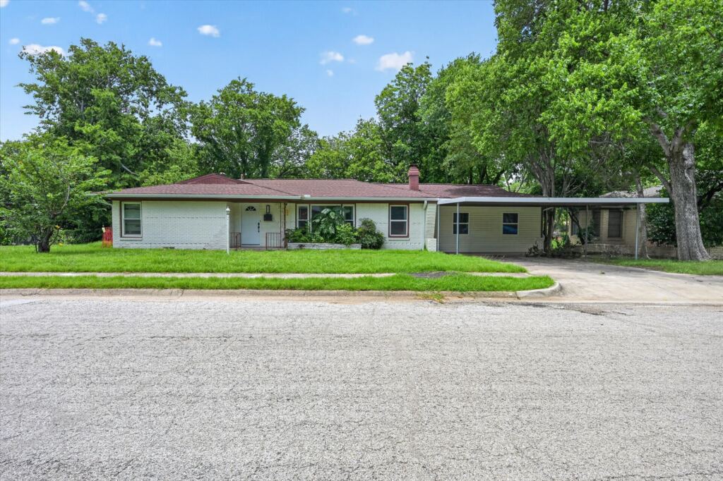 2833 Scruggs Park Drive, Richland Hills, TX 76118 — photo 1