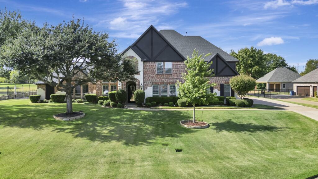 124 Vermilion Court