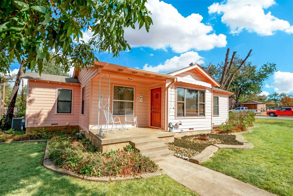 3100 Lakeland Street, Fort Worth, TX 76111 — photo 1