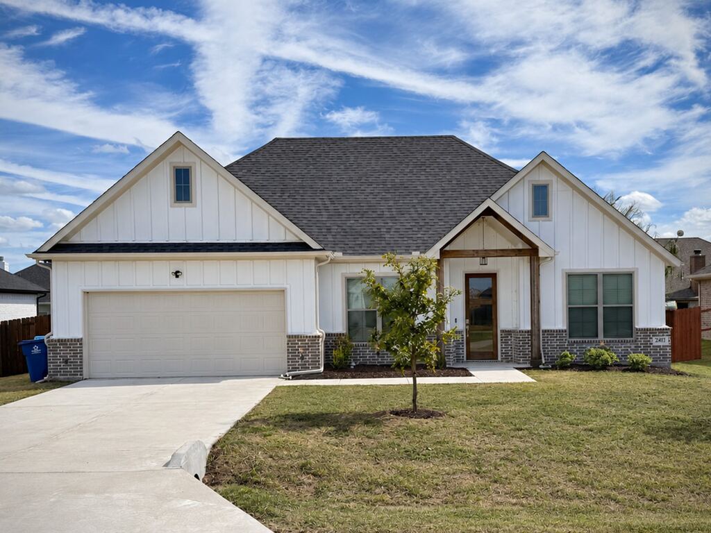 241 Poinsetta Drive, Palmer, TX 75152 — photo 1