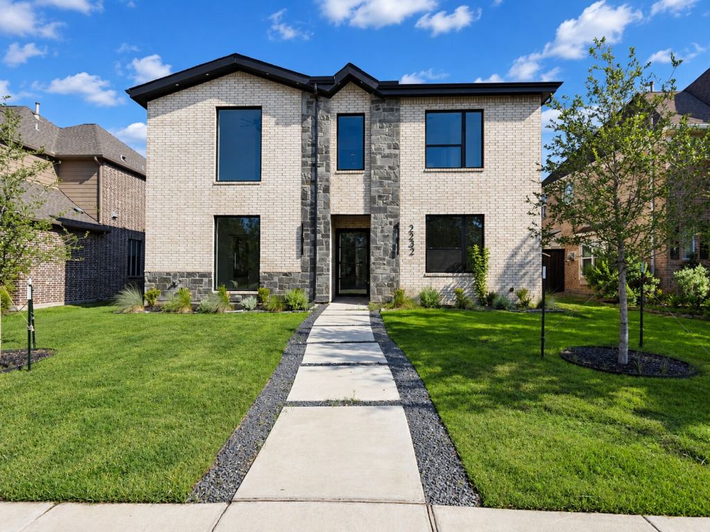 2232 chenault Drive
