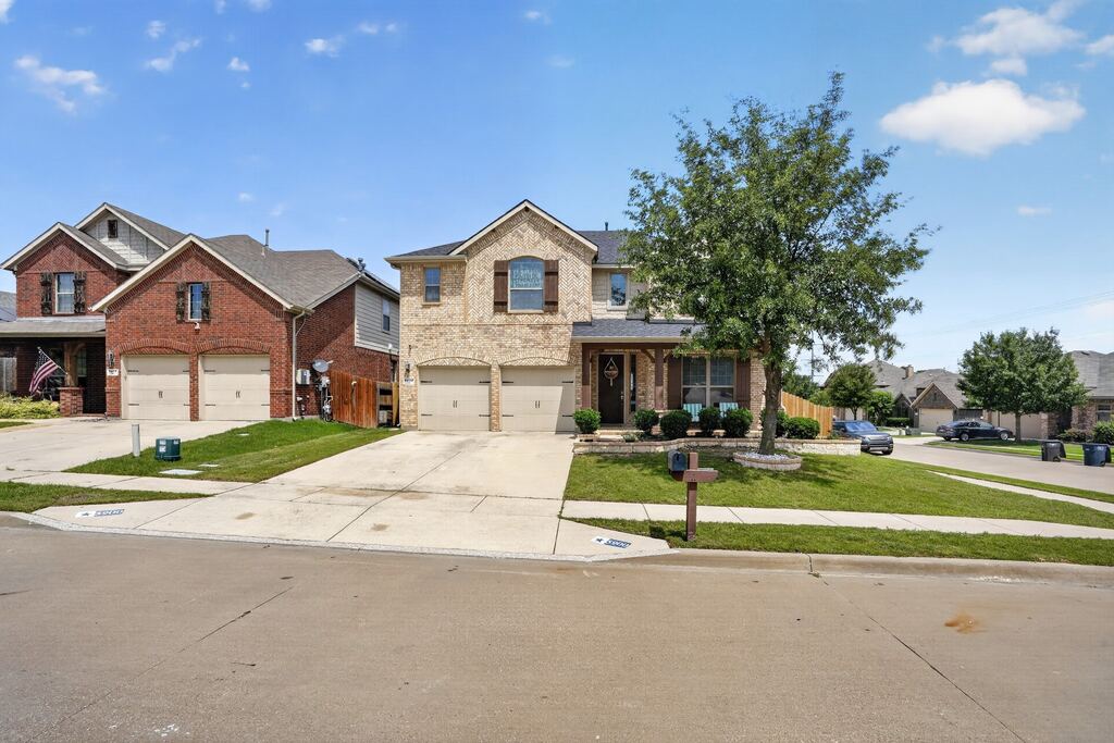 5900 Paddlefish Drive, Fort Worth, TX 76179 — photo 1