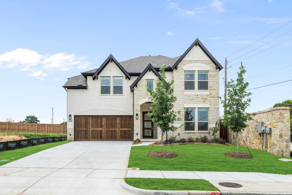 2300 Legacy Oaks Lane, Bedford, TX 76021 — photo 1