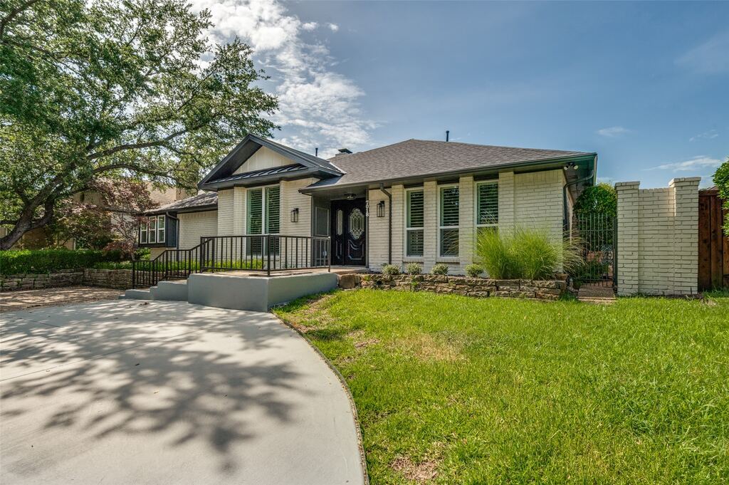 7018 Deloache, Dallas, TX 75225 — photo 1