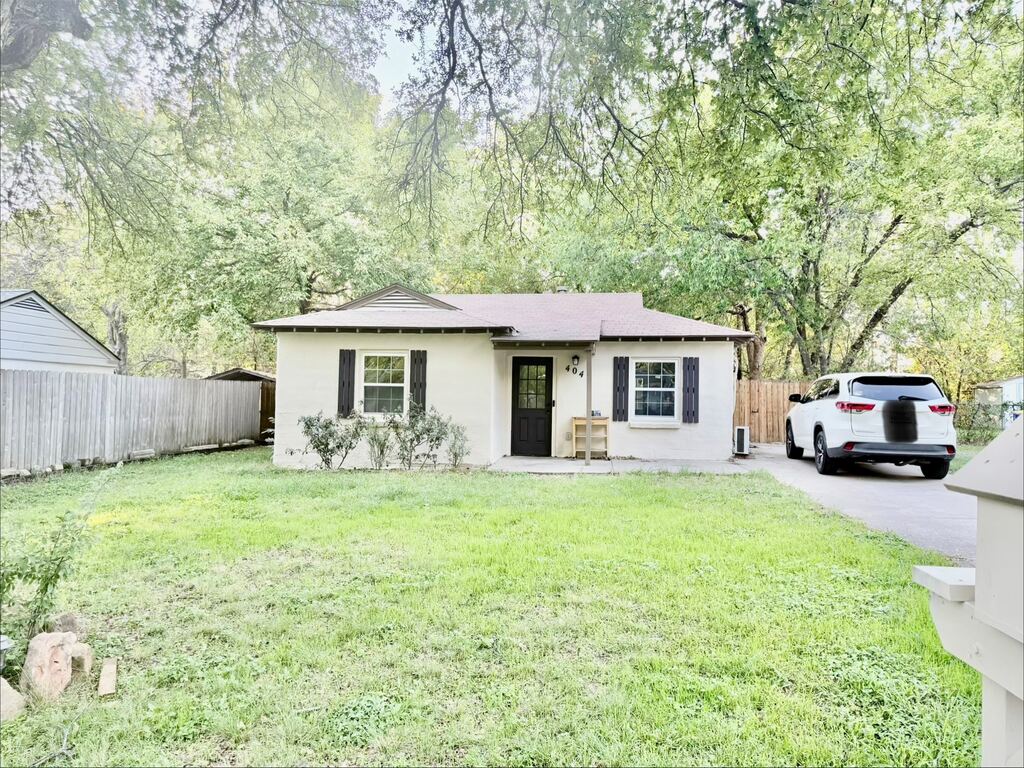 404 Sands Court, White Settlement, TX 76108 — photo 1