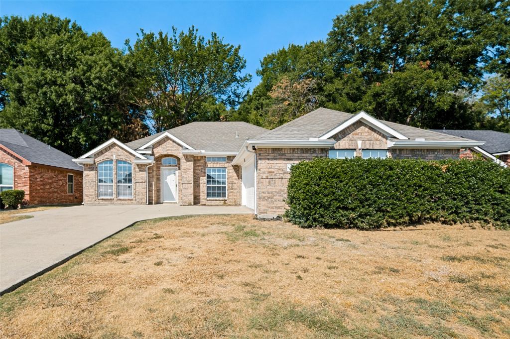 517 Saddlebrook Drive, Lancaster, TX 75146 — photo 1