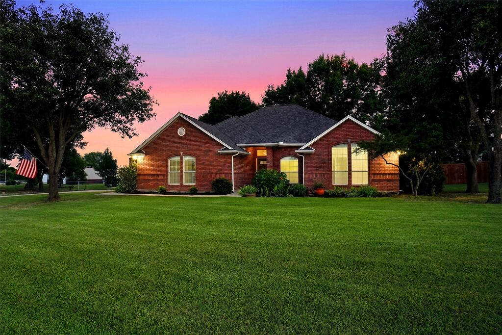 224 Schreiber Drive, Haslet, TX 76052 — photo 1