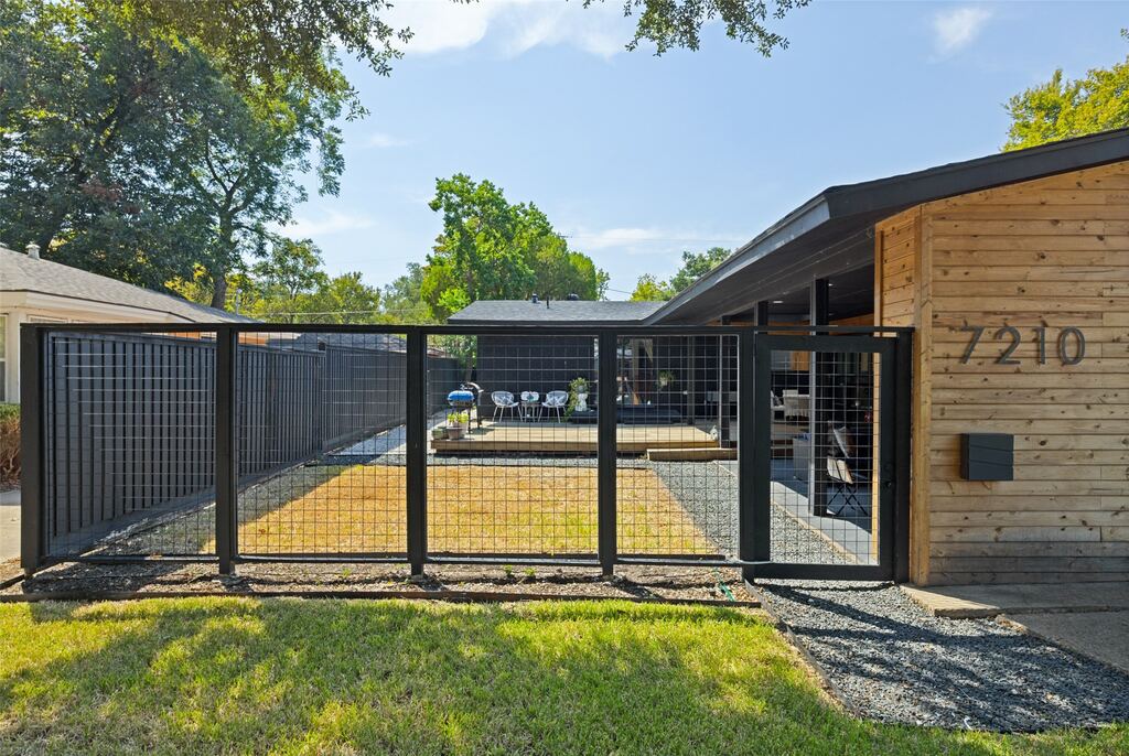 7210 Lehigh Drive, Dallas, TX 75214 — photo 1