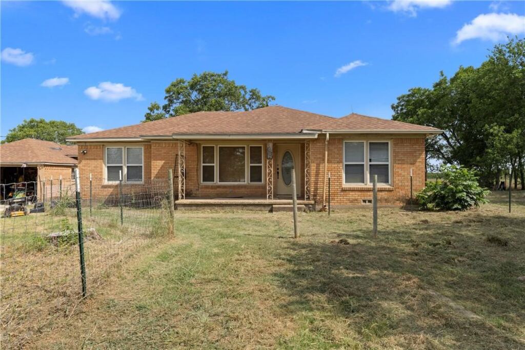 323 Hcr 3110 S, Penelope, TX 76676 — photo 1
