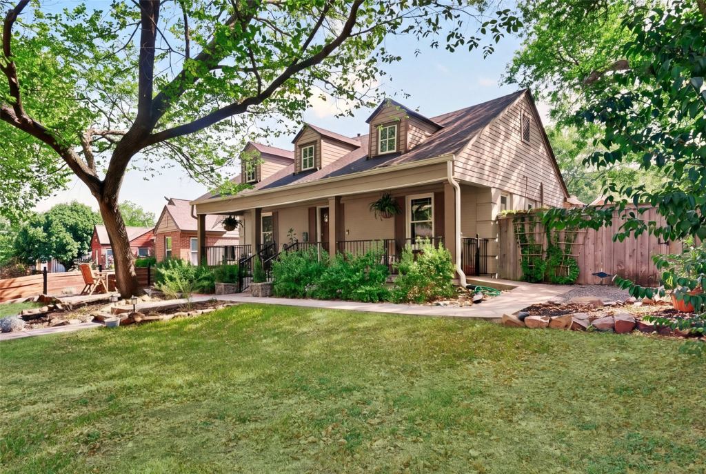 1732 S Edgefield Avenue, Dallas, TX 75224 — photo 1