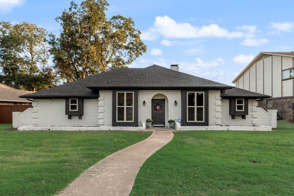 5864 Winding Woods Trail