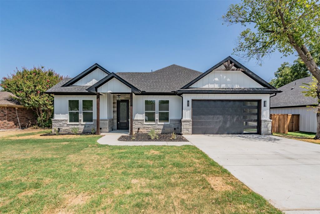 305 Hobbs Avenue, Boyd, TX 76023 — photo 1