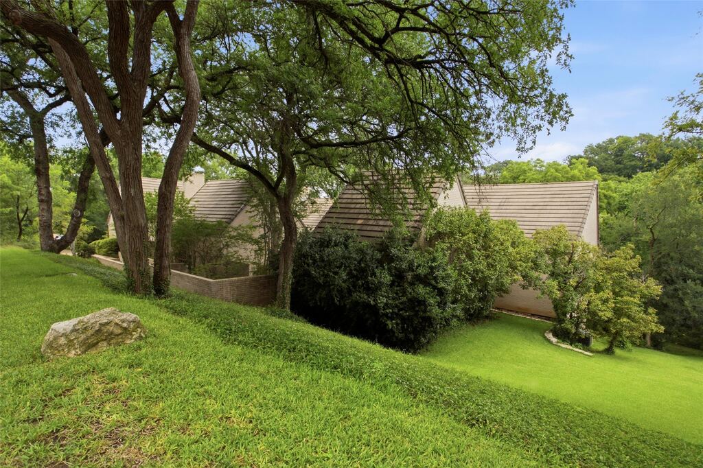 1111 Pebble Creek Road, Fort Worth, TX 76107 — photo 1